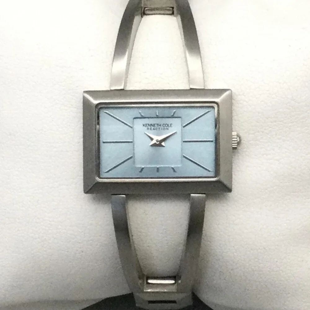 Kenneth Cole Reaction Womens Watch 28mm Blue Stainless KC4357 New Battery 7.25